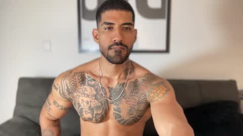 Snapshot of myke_esthetic chatting on 02.18.25 Myke esthetic online show from 02.18.25