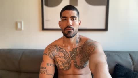 Snapshot of myke_esthetic chatting on 02.20.25 Myke esthetic online show from 02.20.25