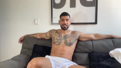 Snapshot of myke_esthetic chatting on 03.01.25 Myke esthetic online show from 03.01.25