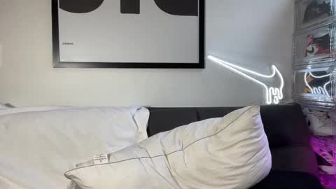 Snapshot of myke_esthetic chatting on 10.01.25 Myke esthetic online show from 10.01.25