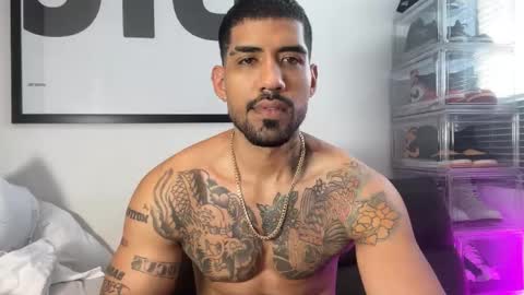 Snapshot of myke_esthetic chatting on 10.09.25 Myke esthetic online show from 10.09.25