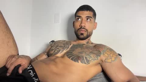 Snapshot of myke_esthetic chatting on 10.15.25 Myke esthetic online show from 10.15.25