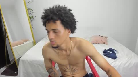 Snapshot of myke_master chatting on 11.06.25 myke_master online show from 11.06.25