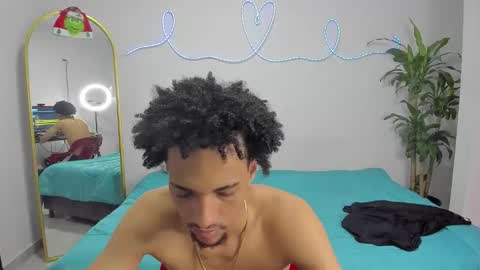 Snapshot of myke_master chatting on 12.20.25 myke_master online show from 12.20.25