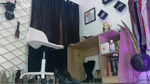 myla sarah1 online show from 04.18.26