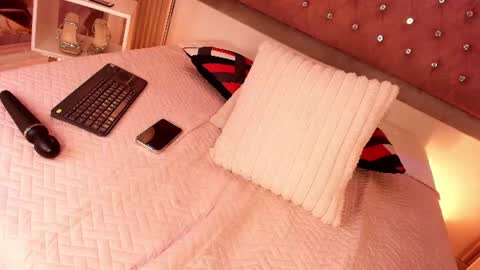 Snapshot of myladreams_ chatting on 07.05.26 Myla online show from 07.05.26