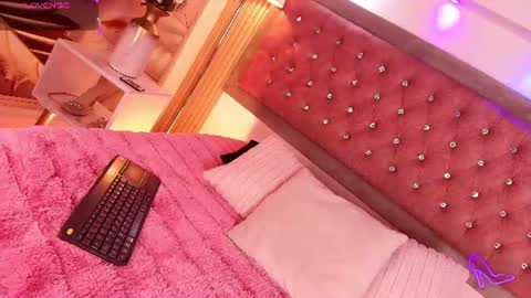Snapshot of myladreams_ chatting on 07.17.26 Myla online show from 07.17.26