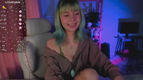 MylaFlores online show from 04.11.26