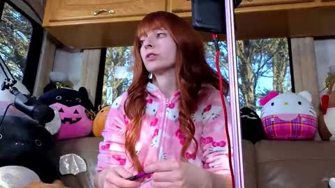 Snapshot of mymindbreaks2 chatting on 12.15.25 mymindbreaks online show from 12.15.25