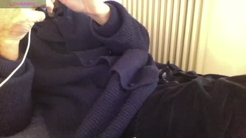 Bi sexy guy lovense hush is on private is open or password show tip if you like. online show from 01.15.25