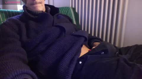 Bi sexy guy lovense hush is on private is open or password show tip if you like. online show from 01.27.25