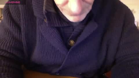 Bi sexy guy lovense hush is on private is open or password show tip if you like. online show from 02.09.25