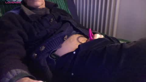 Bi sexy guy lovense hush is on private is open or password show tip if you like. online show from 02.20.25