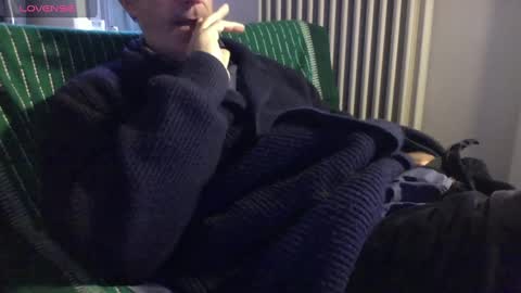 Bi sexy guy lovense hush is on private is open or password show tip if you like. online show from 03.10.25