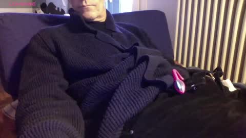 Bi sexy guy lovense hush is on private is open or password show tip if you like. online show from 02.04.26