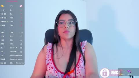 Snapshot of mypretty_isabella chatting on 05.17.26 Bella online show from 05.17.26