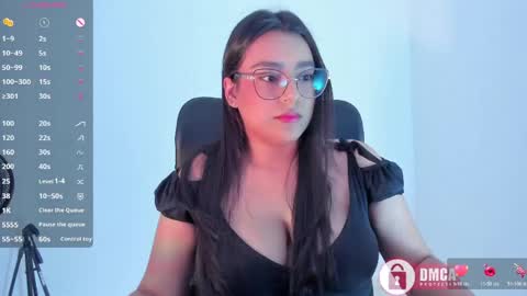 Snapshot of mypretty_isabella chatting on 05.22.26 Bella online show from 05.22.26