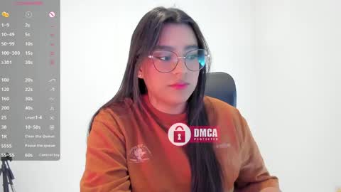 Snapshot of mypretty_isabella chatting on 05.24.26 Bella online show from 05.24.26