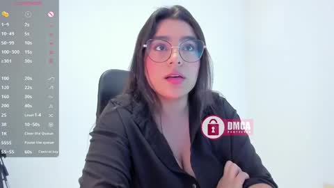 Snapshot of mypretty_isabella chatting on 05.24.26 Bella online show from 05.24.26