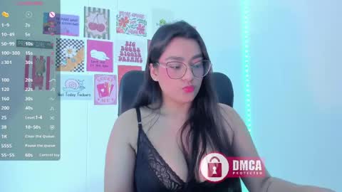 Snapshot of mypretty_isabella chatting on 06.04.26 Bella online show from 06.04.26