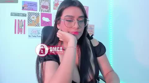 Snapshot of mypretty_isabella chatting on 06.13.26 Bella online show from 06.13.26
