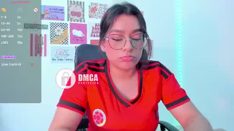 Snapshot of mypretty_isabella chatting on 06.18.26 Bella online show from 06.18.26