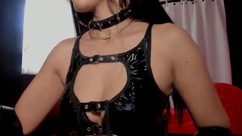 Snapshot of mysteriousgoddesxx chatting on 10.12.25 Goddess Cassie online show from 10.12.25