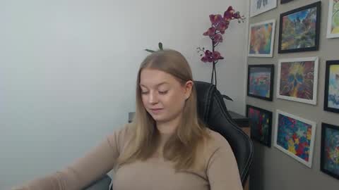 Snapshot of mysteryericax chatting on 04.21.26 Erica online show from 04.21.26