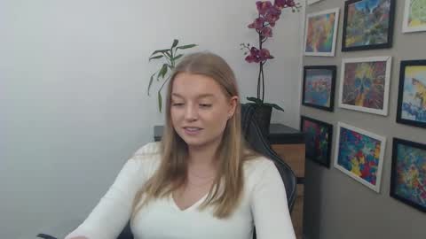Snapshot of mysteryericax chatting on 04.24.26 Erica online show from 04.24.26