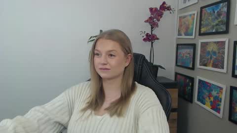 Snapshot of mysteryericax chatting on 04.27.26 Erica online show from 04.27.26