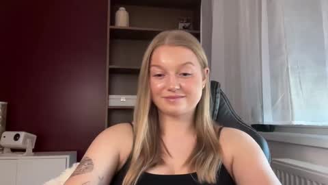 Snapshot of mysteryericax chatting on 05.18.26 Erica online show from 05.18.26