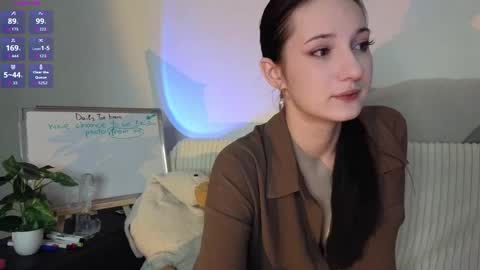 Mia online show from 12.03.25