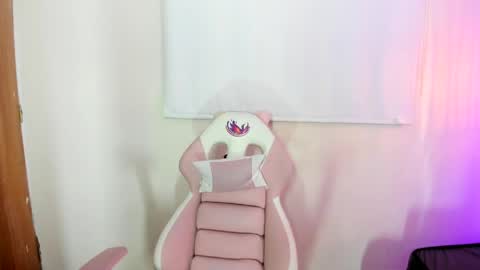 mystical_meteor online show from 04.05.26