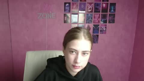 Snapshot of mysticemeli chatting on 10.22.25 Emelie online show from 10.22.25