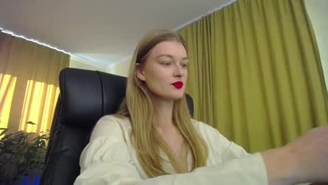 mysticvenus_ online show from 10.25.25