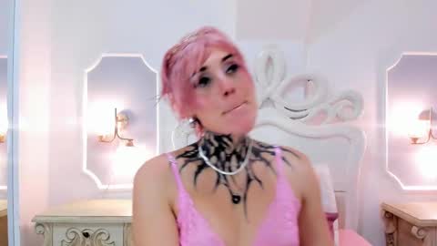 Snapshot of mystikdoll chatting on 09.24.25 Misteika online show from 09.24.25
