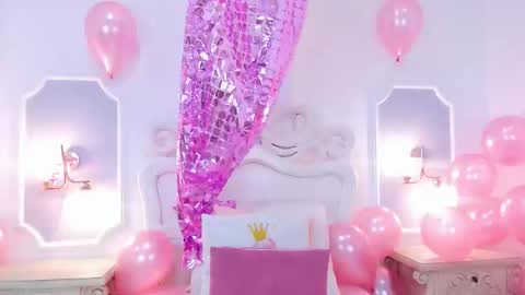 Snapshot of mystikdoll chatting on 09.29.25 Misteika online show from 09.29.25