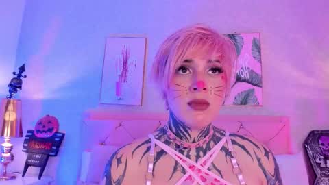 Misteika online show from 10.31.25