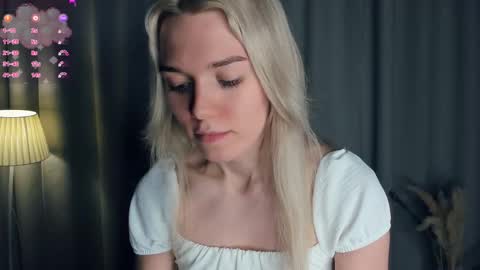 Snapshot of myviolet_rush chatting on 11.24.25 Olivia or just olive online show from 11.24.25