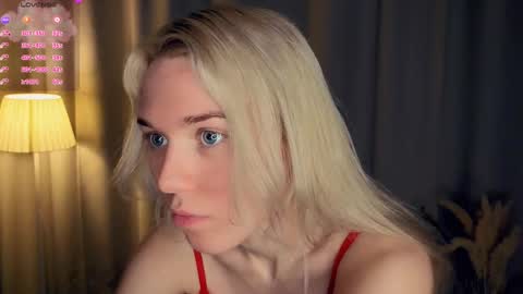 Snapshot of myviolet_rush chatting on 11.27.25 Olivia or just olive online show from 11.27.25