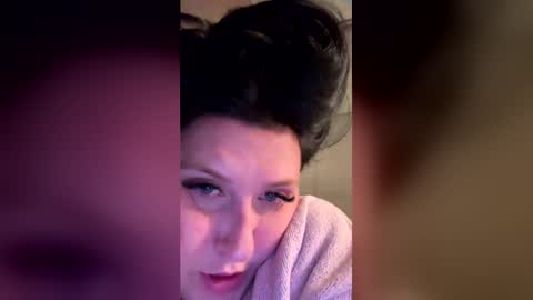 n0rmalgurl online show from 05.28.26