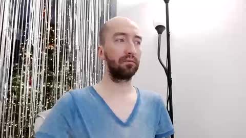 Snapshot of n22day22 chatting on 01.01.25 Mr Bigmagnum online show from 01.01.25