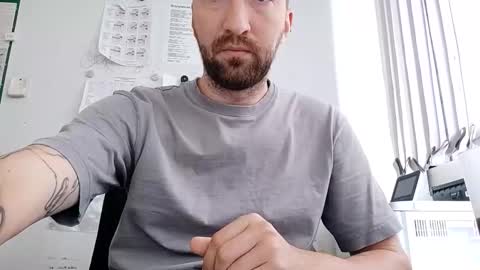 Snapshot of n22day22 chatting on 09.09.25 Mr Bigmagnum online show from 09.09.25