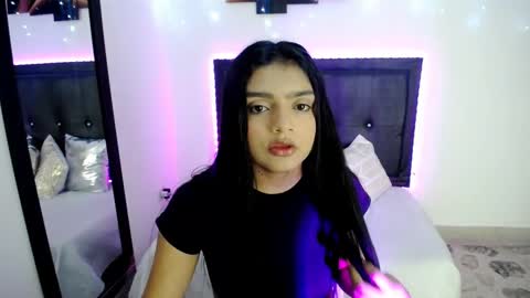 naahia__clark online show from 12.03.24