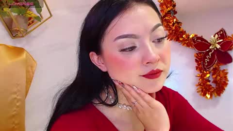 Snapshot of naamah_b chatting on 12.28.24 naamah_b online show from 12.28.24