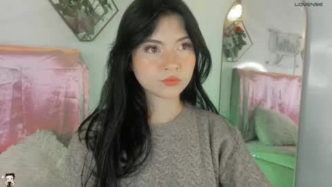 Snapshot of naamah_b chatting on 10.13.25 naamah_b online show from 10.13.25