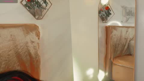 naamah_b online show from 12.20.25