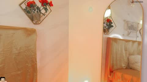 naamah_b online show from 04.10.26