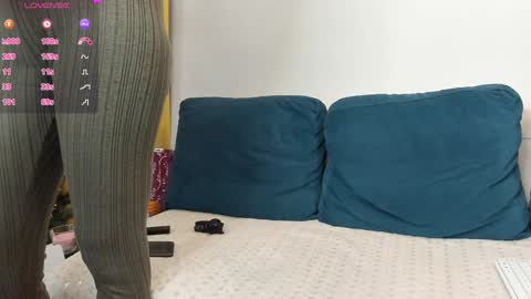 Snapshot of nadeen_ chatting on 12.14.24 Nadia online show from 12.14.24