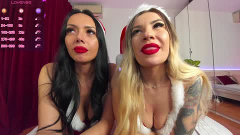 Snapshot of nadeen_ chatting on 12.22.24 Nadia online show from 12.22.24